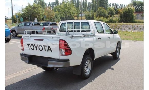 Buy Import Toyota Hilux White Car in Import - Dubai in Abseron Buy Import Toyota Hilux White Car in Import - Dubai in Abseron
