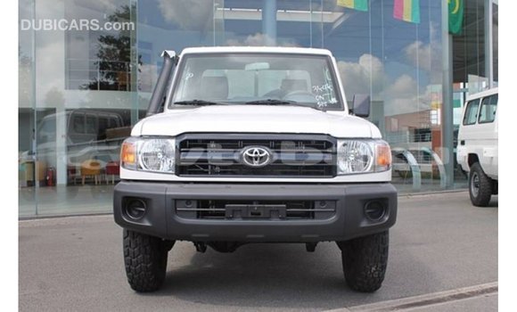 Buy Import Toyota Land Cruiser White Car in Import - Dubai in Abseron Buy Import Toyota Land Cruiser White Car in Import - Dubai in Abseron