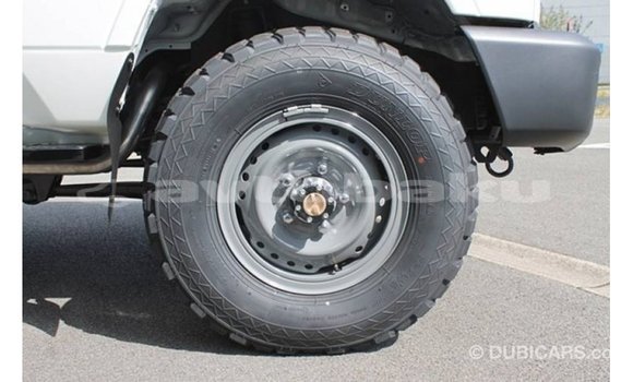 Buy Import Toyota Land Cruiser White Car in Import - Dubai in Abseron Buy Import Toyota Land Cruiser White Car in Import - Dubai in Abseron
