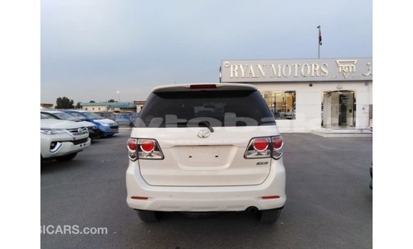Buy Import Toyota Fortuner White Car in Import - Dubai in Abseron