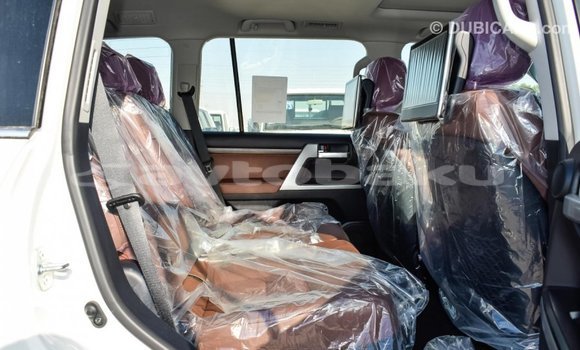 Buy Import Toyota Land Cruiser White Car in Import - Dubai in Abseron Buy Import Toyota Land Cruiser White Car in Import - Dubai in Abseron