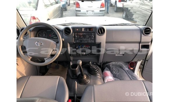 Buy Import Toyota Land Cruiser White Car in Import - Dubai in Abseron Buy Import Toyota Land Cruiser White Car in Import - Dubai in Abseron