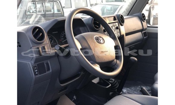 Buy Import Toyota Land Cruiser White Car in Import - Dubai in Abseron Buy Import Toyota Land Cruiser White Car in Import - Dubai in Abseron
