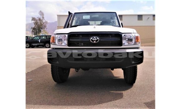 Buy Import Toyota Land Cruiser White Car in Import - Dubai in Abseron