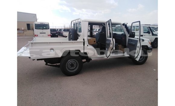 Buy Import Toyota Land Cruiser White Car in Import - Dubai in Abseron Buy Import Toyota Land Cruiser White Car in Import - Dubai in Abseron