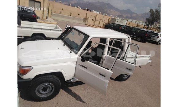 Buy Import Toyota Land Cruiser White Car in Import - Dubai in Abseron Buy Import Toyota Land Cruiser White Car in Import - Dubai in Abseron