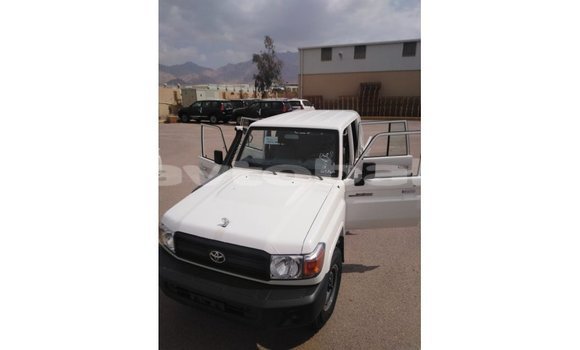 Buy Import Toyota Land Cruiser White Car in Import - Dubai in Abseron Buy Import Toyota Land Cruiser White Car in Import - Dubai in Abseron