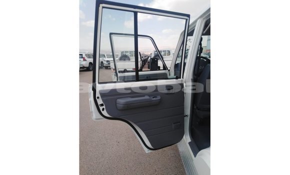 Buy Import Toyota Land Cruiser White Car in Import - Dubai in Abseron Buy Import Toyota Land Cruiser White Car in Import - Dubai in Abseron