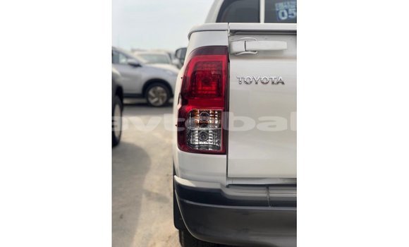 Buy Import Toyota Hilux White Car in Import - Dubai in Abseron Buy Import Toyota Hilux White Car in Import - Dubai in Abseron