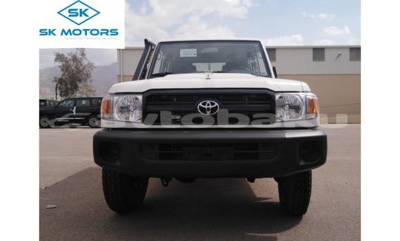 Buy Import Toyota Land Cruiser White Car in Import - Dubai in Abseron