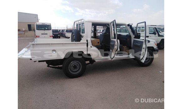 Buy Import Toyota Land Cruiser White Car in Import - Dubai in Abseron Buy Import Toyota Land Cruiser White Car in Import - Dubai in Abseron