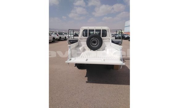 Buy Import Toyota Land Cruiser White Car in Import - Dubai in Abseron Buy Import Toyota Land Cruiser White Car in Import - Dubai in Abseron