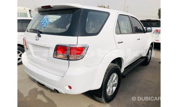 Buy Import Toyota Fortuner White Car in Import - Dubai in Abseron Buy Import Toyota Fortuner White Car in Import - Dubai in Abseron