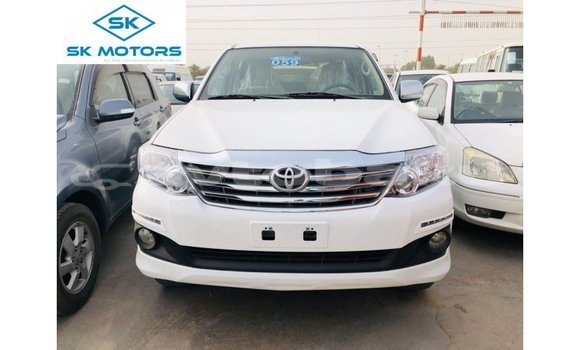 Buy Import Toyota Fortuner White Car in Import - Dubai in Abseron