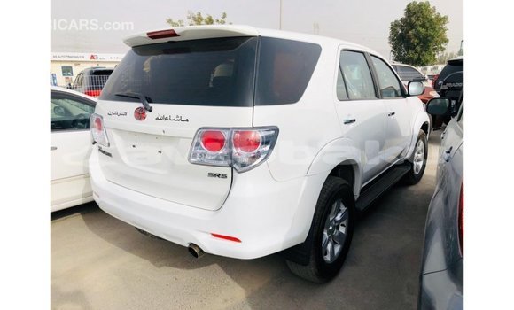 Buy Import Toyota Fortuner White Car in Import - Dubai in Abseron Buy Import Toyota Fortuner White Car in Import - Dubai in Abseron
