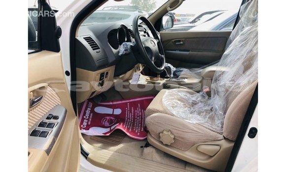 Buy Import Toyota Fortuner White Car in Import - Dubai in Abseron Buy Import Toyota Fortuner White Car in Import - Dubai in Abseron