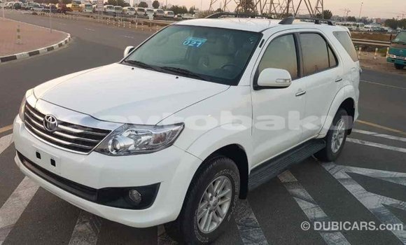 Buy Import Toyota Fortuner White Car in Import - Dubai in Abseron Buy Import Toyota Fortuner White Car in Import - Dubai in Abseron