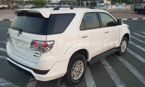 Buy Import Toyota Fortuner White Car in Import - Dubai in Abseron Buy Import Toyota Fortuner White Car in Import - Dubai in Abseron