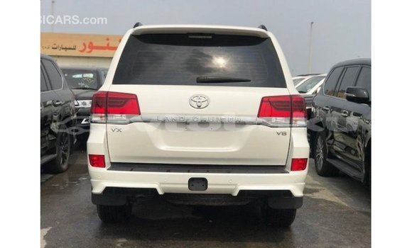 Buy Import Toyota Land Cruiser White Car in Import - Dubai in Abseron Buy Import Toyota Land Cruiser White Car in Import - Dubai in Abseron
