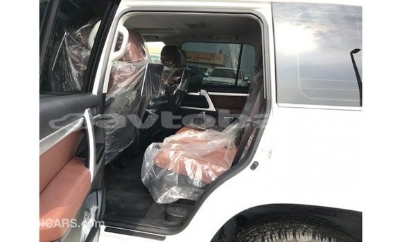 Buy Import Toyota Land Cruiser White Car in Import - Dubai in Abseron Buy Import Toyota Land Cruiser White Car in Import - Dubai in Abseron