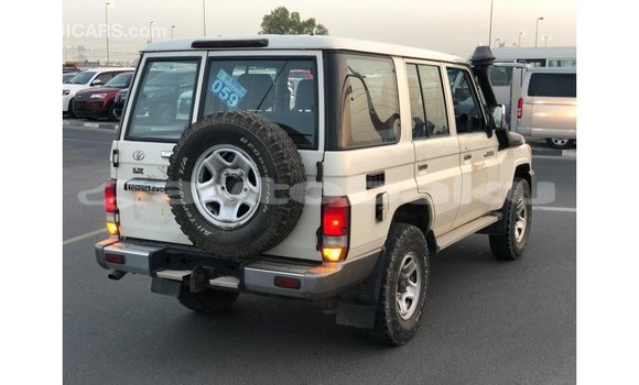Buy Import Toyota Land Cruiser White Car in Import - Dubai in Abseron Buy Import Toyota Land Cruiser White Car in Import - Dubai in Abseron