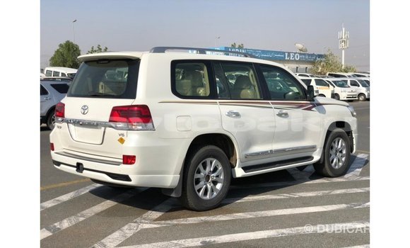 Buy Import Toyota Land Cruiser White Car in Import - Dubai in Abseron Buy Import Toyota Land Cruiser White Car in Import - Dubai in Abseron