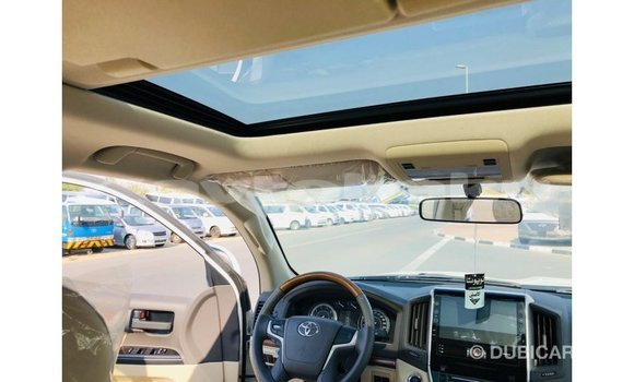 Buy Import Toyota Land Cruiser White Car in Import - Dubai in Abseron Buy Import Toyota Land Cruiser White Car in Import - Dubai in Abseron