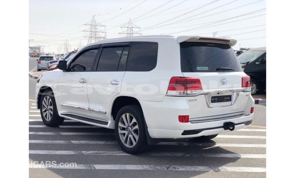 Buy Import Toyota Land Cruiser White Car in Import - Dubai in Abseron Buy Import Toyota Land Cruiser White Car in Import - Dubai in Abseron