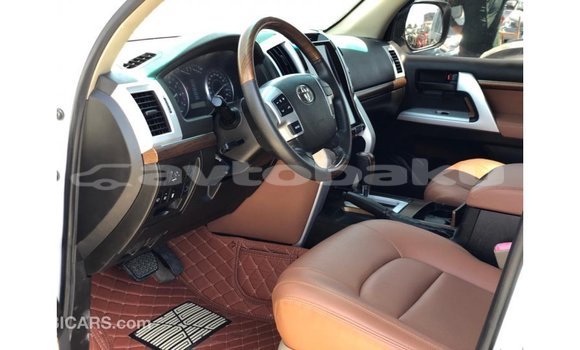 Buy Import Toyota Land Cruiser White Car in Import - Dubai in Abseron Buy Import Toyota Land Cruiser White Car in Import - Dubai in Abseron