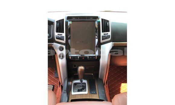 Buy Import Toyota Land Cruiser White Car in Import - Dubai in Abseron Buy Import Toyota Land Cruiser White Car in Import - Dubai in Abseron