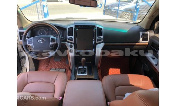 Buy Import Toyota Land Cruiser White Car in Import - Dubai in Abseron Buy Import Toyota Land Cruiser White Car in Import - Dubai in Abseron