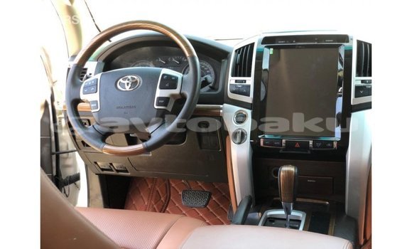 Buy Import Toyota Land Cruiser White Car in Import - Dubai in Abseron Buy Import Toyota Land Cruiser White Car in Import - Dubai in Abseron