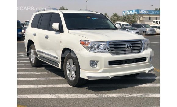 Buy Import Toyota Land Cruiser White Car in Import - Dubai in Abseron Buy Import Toyota Land Cruiser White Car in Import - Dubai in Abseron