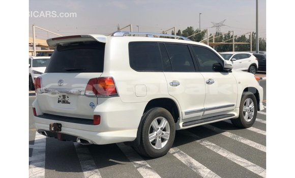 Buy Import Toyota Land Cruiser White Car in Import - Dubai in Abseron Buy Import Toyota Land Cruiser White Car in Import - Dubai in Abseron
