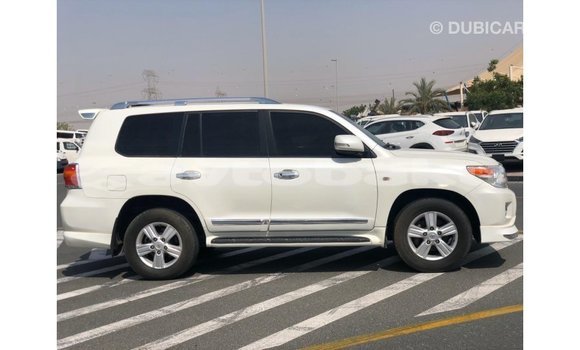Buy Import Toyota Land Cruiser White Car in Import - Dubai in Abseron Buy Import Toyota Land Cruiser White Car in Import - Dubai in Abseron