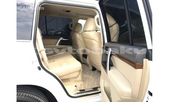 Buy Import Toyota Land Cruiser White Car in Import - Dubai in Abseron Buy Import Toyota Land Cruiser White Car in Import - Dubai in Abseron
