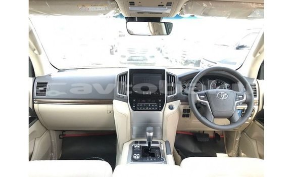 Buy Import Toyota Land Cruiser White Car in Import - Dubai in Abseron Buy Import Toyota Land Cruiser White Car in Import - Dubai in Abseron