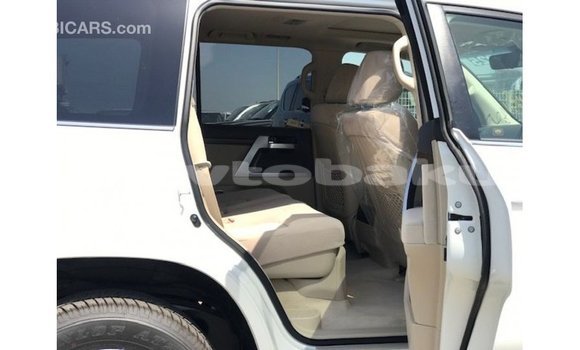 Buy Import Toyota Land Cruiser White Car in Import - Dubai in Abseron Buy Import Toyota Land Cruiser White Car in Import - Dubai in Abseron