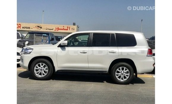 Buy Import Toyota Land Cruiser White Car in Import - Dubai in Abseron Buy Import Toyota Land Cruiser White Car in Import - Dubai in Abseron