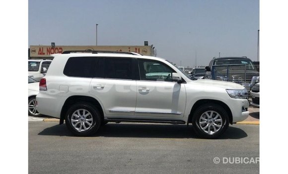 Buy Import Toyota Land Cruiser White Car in Import - Dubai in Abseron Buy Import Toyota Land Cruiser White Car in Import - Dubai in Abseron