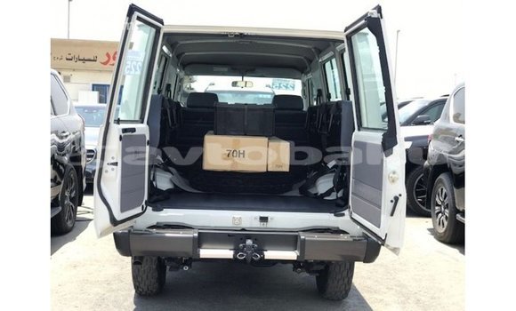 Buy Import Toyota Land Cruiser White Car in Import - Dubai in Abseron Buy Import Toyota Land Cruiser White Car in Import - Dubai in Abseron
