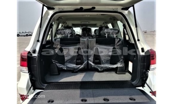 Buy Import Toyota Land Cruiser White Car in Import - Dubai in Abseron Buy Import Toyota Land Cruiser White Car in Import - Dubai in Abseron