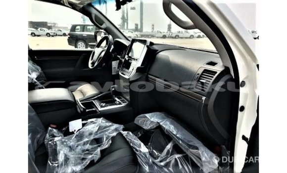Buy Import Toyota Land Cruiser White Car in Import - Dubai in Abseron Buy Import Toyota Land Cruiser White Car in Import - Dubai in Abseron