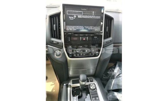 Buy Import Toyota Land Cruiser White Car in Import - Dubai in Abseron Buy Import Toyota Land Cruiser White Car in Import - Dubai in Abseron