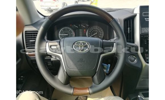 Buy Import Toyota Land Cruiser White Car in Import - Dubai in Abseron Buy Import Toyota Land Cruiser White Car in Import - Dubai in Abseron