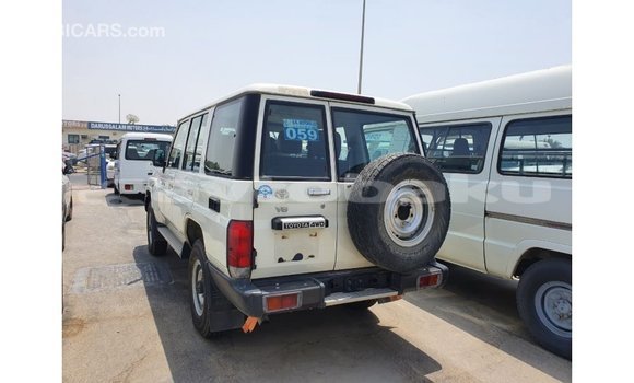 Buy Import Toyota Land Cruiser White Car in Import - Dubai in Abseron Buy Import Toyota Land Cruiser White Car in Import - Dubai in Abseron