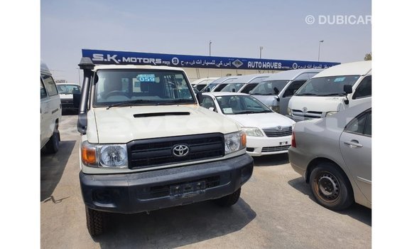 Buy Import Toyota Land Cruiser White Car in Import - Dubai in Abseron Buy Import Toyota Land Cruiser White Car in Import - Dubai in Abseron