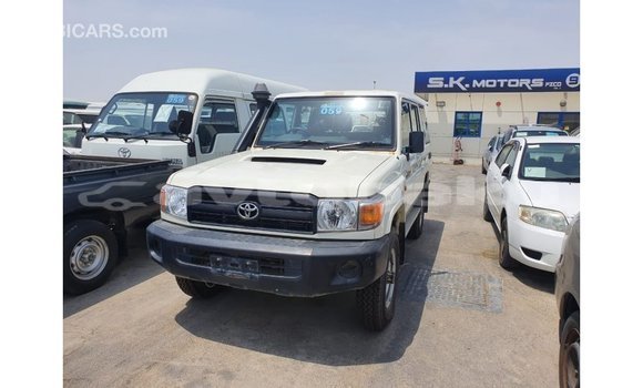 Buy Import Toyota Land Cruiser White Car in Import - Dubai in Abseron Buy Import Toyota Land Cruiser White Car in Import - Dubai in Abseron