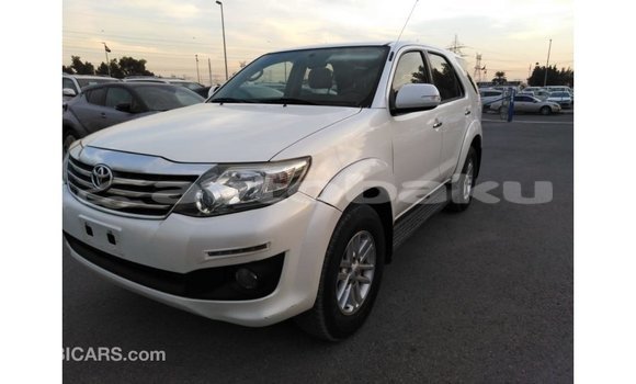 Buy Import Toyota Fortuner White Car in Import - Dubai in Abseron Buy Import Toyota Fortuner White Car in Import - Dubai in Abseron