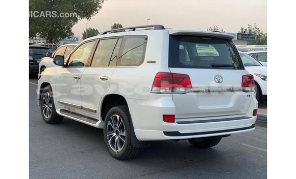 Buy Import Toyota Land Cruiser White Car in Import - Dubai in Abseron Buy Import Toyota Land Cruiser White Car in Import - Dubai in Abseron